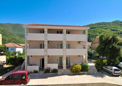 Imagen de la galería de Apartments Samardžić, en Tivat