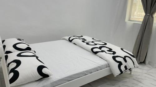Кровать или кровати в номере NEW ! ! Johari Homestay Perlis
