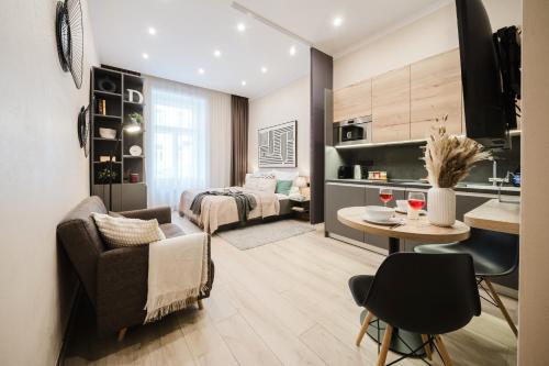 Prague Days - Modern Studios - 7 min Wenceslas Square