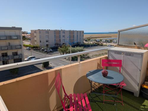 Appartement T3 Moderne 5/6 Pers. avec Piscine et Parking - FR-1-797-63