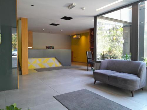 Posezení v ubytování Shade Suites & Studios