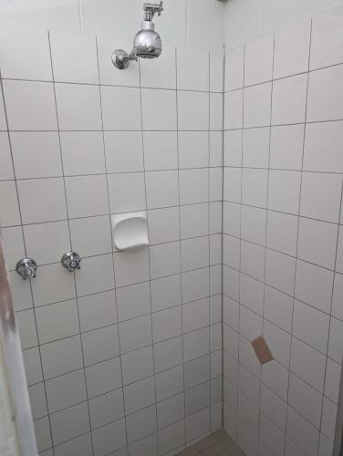 Ένα μπάνιο στο Morwell Parkside Motel
