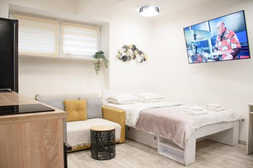 Eight Lamps 'n Floor Heating