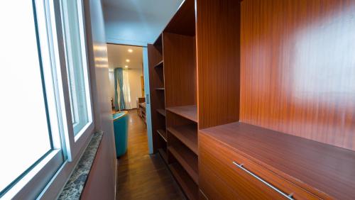 Kuchyň nebo kuchyňský kout v ubytování Lalit Service Apartment