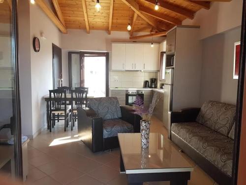 Χώρος καθιστικού στο Villa Orestis - Stoupa Seaside Retreats