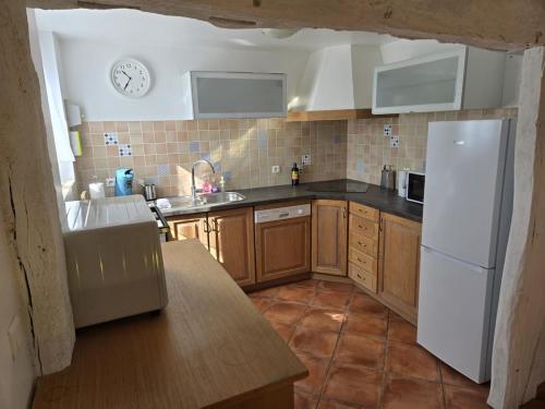 Dapur atau dapur kecil di Chez Julienne - Mur de Sologne - 6 personnes