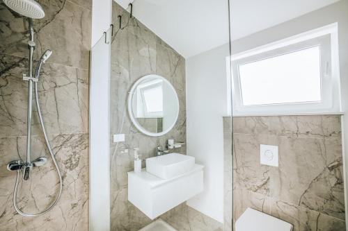 O baie la Family Oasis Belladonna