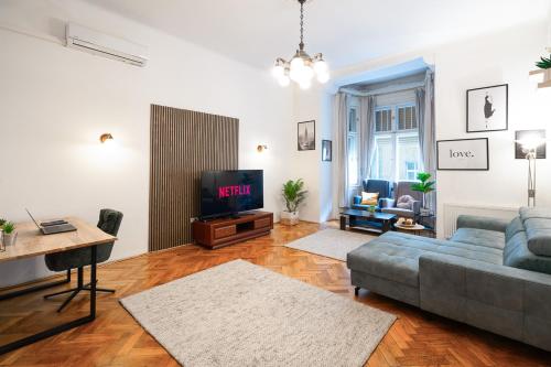 Posedenie v ubytovaní Beautiful Spacious Three-Room Suite Close to Buda Castle