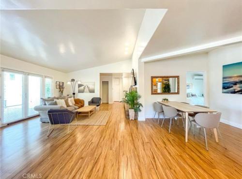 Un lugar para sentarse en Hillside-This is a House with 5 master suite