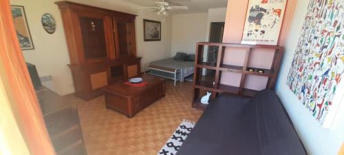 Studio 46E, Héliopolis au village naturiste