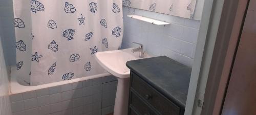 Studio 46E, Héliopolis au village naturiste