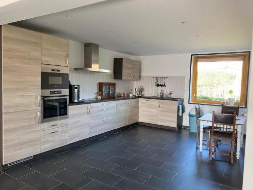 Photo de la galerie de l'établissement Het Oude Stadhuis, maison flamande avec jardin située entre Lille and Dunkerque, à Eecke