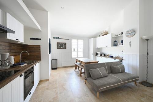 766 Amoremi - New apartment, heart of village