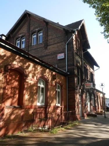 an old brick building on the side of a street at Relax Hotel-Ludwigshafen in Ludwigshafen am Rhein
