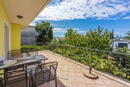 Apartment in Crikvenica 42451