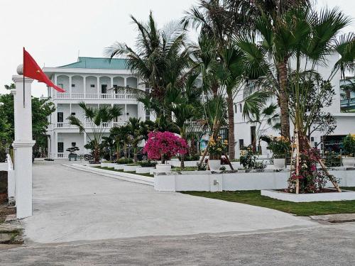 Taman di luar Rose Resort