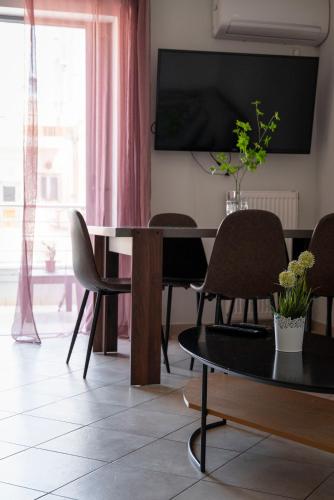 3BA next to metro and Athens city center with view