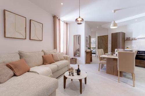 8 Rue Du Marché Forville by Halldis