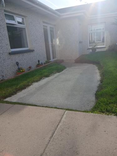 a driveway in front of a house at D17 Accommodation - Dublin Airport in Dublin