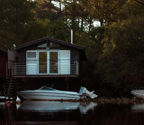 Stilted Cabin By Lake Lacanau