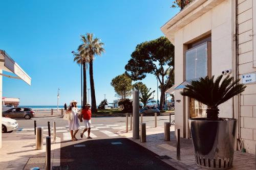 Modern and renovated apartments next to the CROISETTE and PALAIS DES FESTIVALS