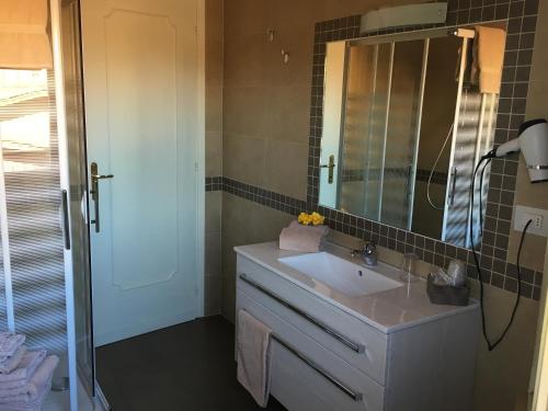 Bilik mandi di Hotel Margherita Meublè