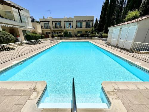 Cydonia Gardens Maisonette with shared pool