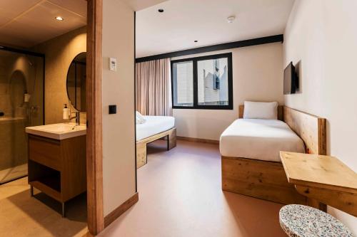 easyHotel Madrid Alcala