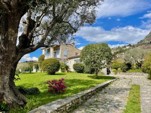 Photo de la galerie de l'établissement La Marjalou à Vence avec piscine & grand jardin, à Vence