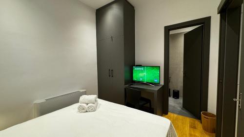 Downtown Modern Suite