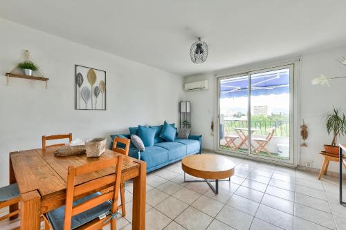 Lovely 2BR flat with balcony near La Timone metro station