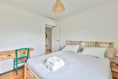 Photo de la galerie de l'établissement Lovely 2BR flat with balcony near La Timone metro station, à Marseille