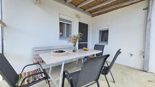 Gallery image of Milobsidian house in Zefiría