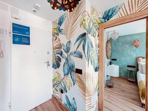 Ένα μπάνιο στο Alhambra Dèco Homtels