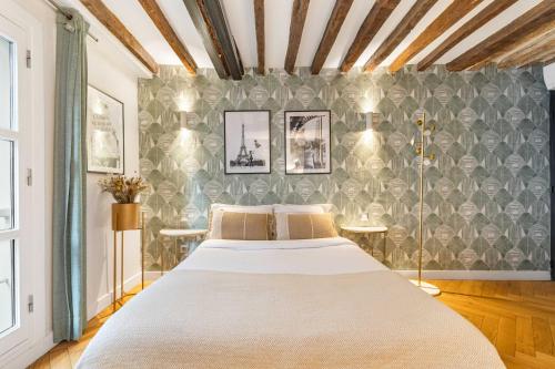 Ultra Central Historical Parisian Flat - Louvre