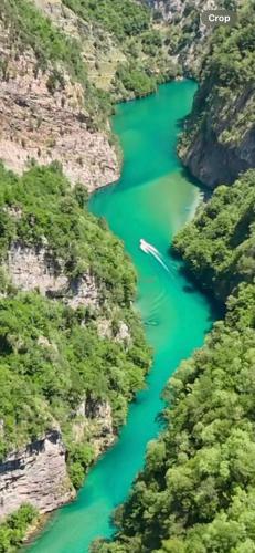 Un paisaje natural cerca de la villa