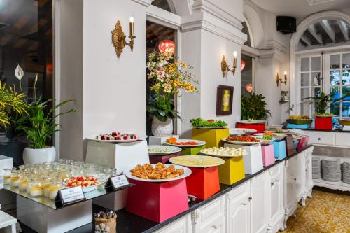 Makanan di atau berdekatan resort