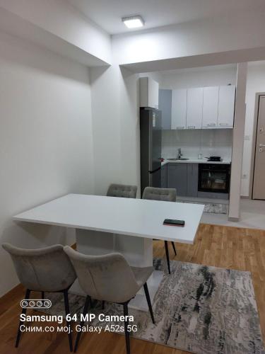 Virtuvė arba virtuvėlė apgyvendinimo įstaigoje Eva Apartman