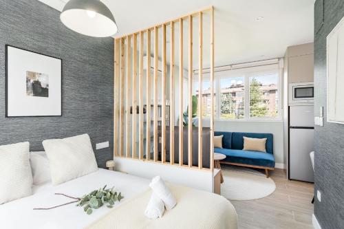 Arturo Soria Stays by Charming