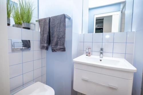 Koupelna v ubytování 905 Zeeland Pier - 9th Floor Premium Studio with FREE Parking