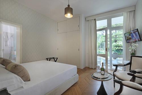 Μια τηλεόραση ή/και κέντρο ψυχαγωγίας στο Maison D'Enrì