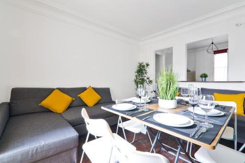 Afbeelding uit fotogalerij van Heart of Paris 1BR-2P Montparnasse Free Netflix in Parijs