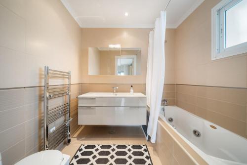 3BR Villa in New Andalucia