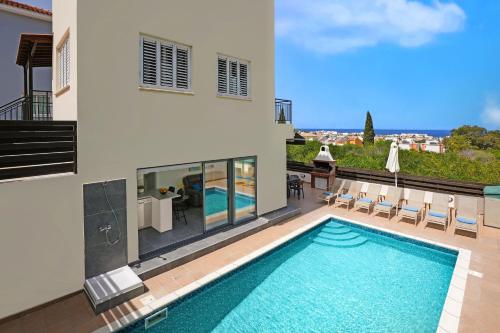 Swimmingpoolen hos eller tæt på Villa Royal View