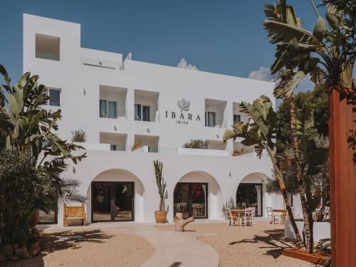 a view of the hotel from the courtyard at Ibara Ibiza Hotel Boutique in Es Cana