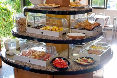 Makanan di atau berdekatan hotel