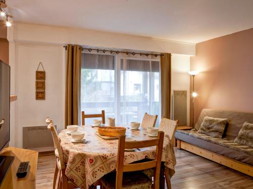 Appartement lumineux 3 pièces pour 6 avec balcon, parking, WiFi, animaux admis - FR-1-512-7