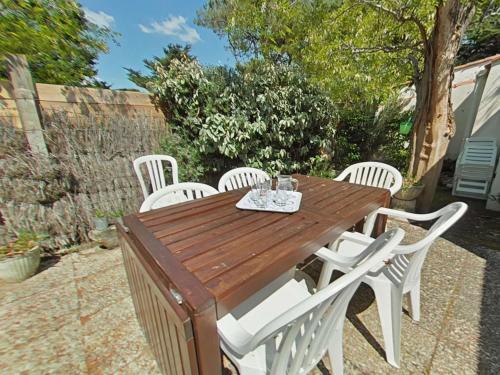 Photo de la galerie de l'établissement Maison de Vacances Avec Wifi, Terrasse et Parking, à 300m de la Plage de la Parée - FR-1-224A-66, à Bretignolles-sur-Mer