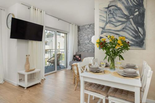 Wyjątkowe Studio z Balkonem 350 m od Plaży by Noclegi Renters