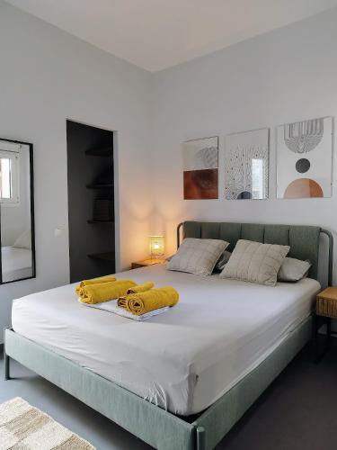 Spacious modern flat in Koukaki